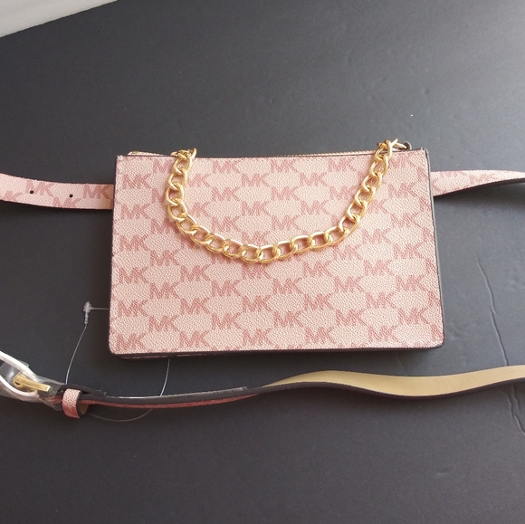 Michael Kors Handbags - NWT MICHAEL KORS MK SIGNATURE FANNY PACK BAG